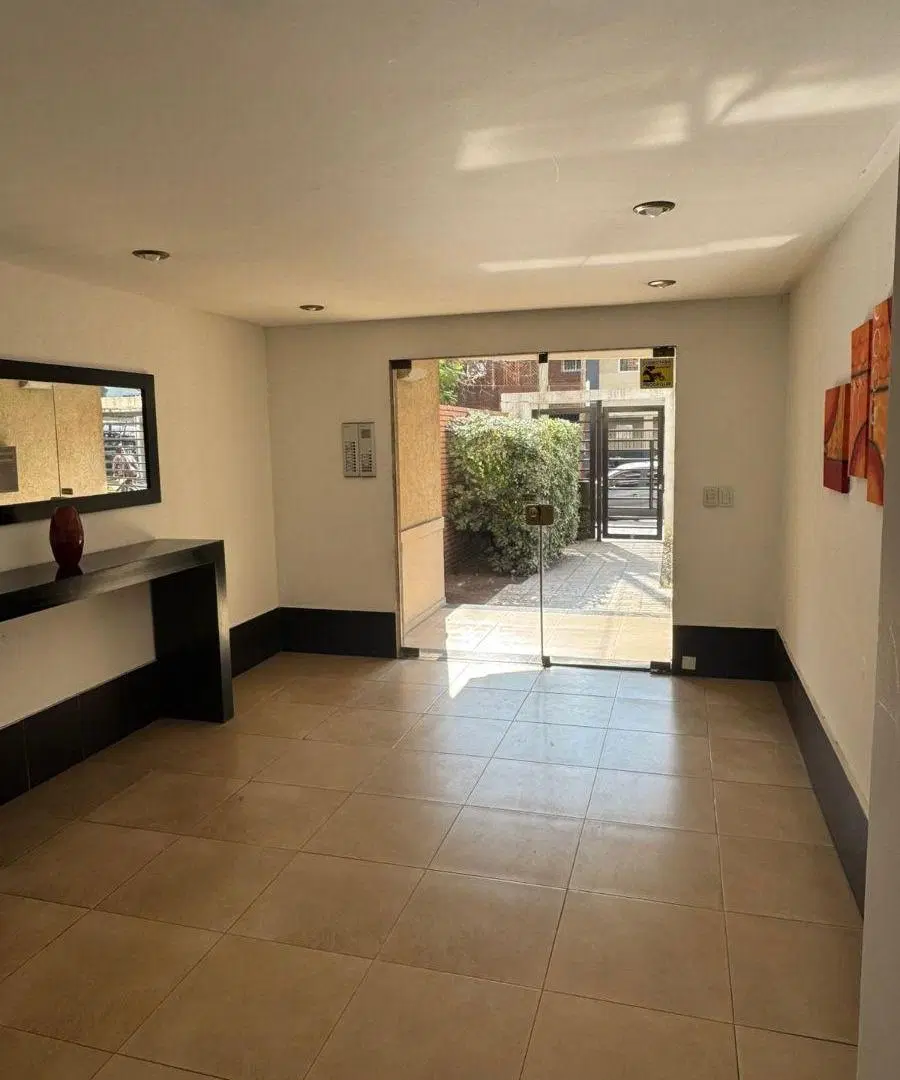Alquiler Departamento Castelar Norte 2 ambientes. Cochera cubierta. Impecable. 1