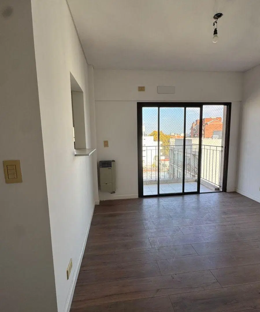 Alquiler Departamento Castelar Norte 2 ambientes. Cochera cubierta. Impecable. 3