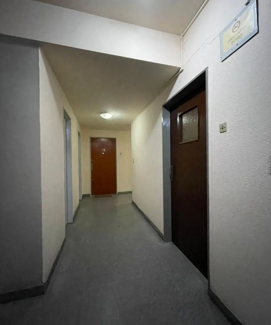 Oficina de 2 ambientes en alquiler en el centro comercial de Morón - Uso exclusivamente profesional 3