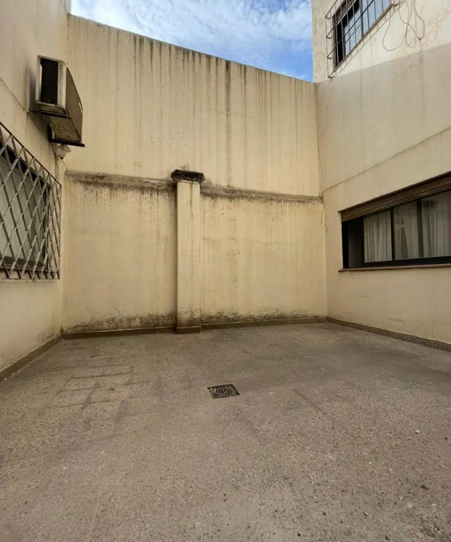 Oficina de 2 ambientes en alquiler en el centro comercial de Morón - Uso exclusivamente profesional 4