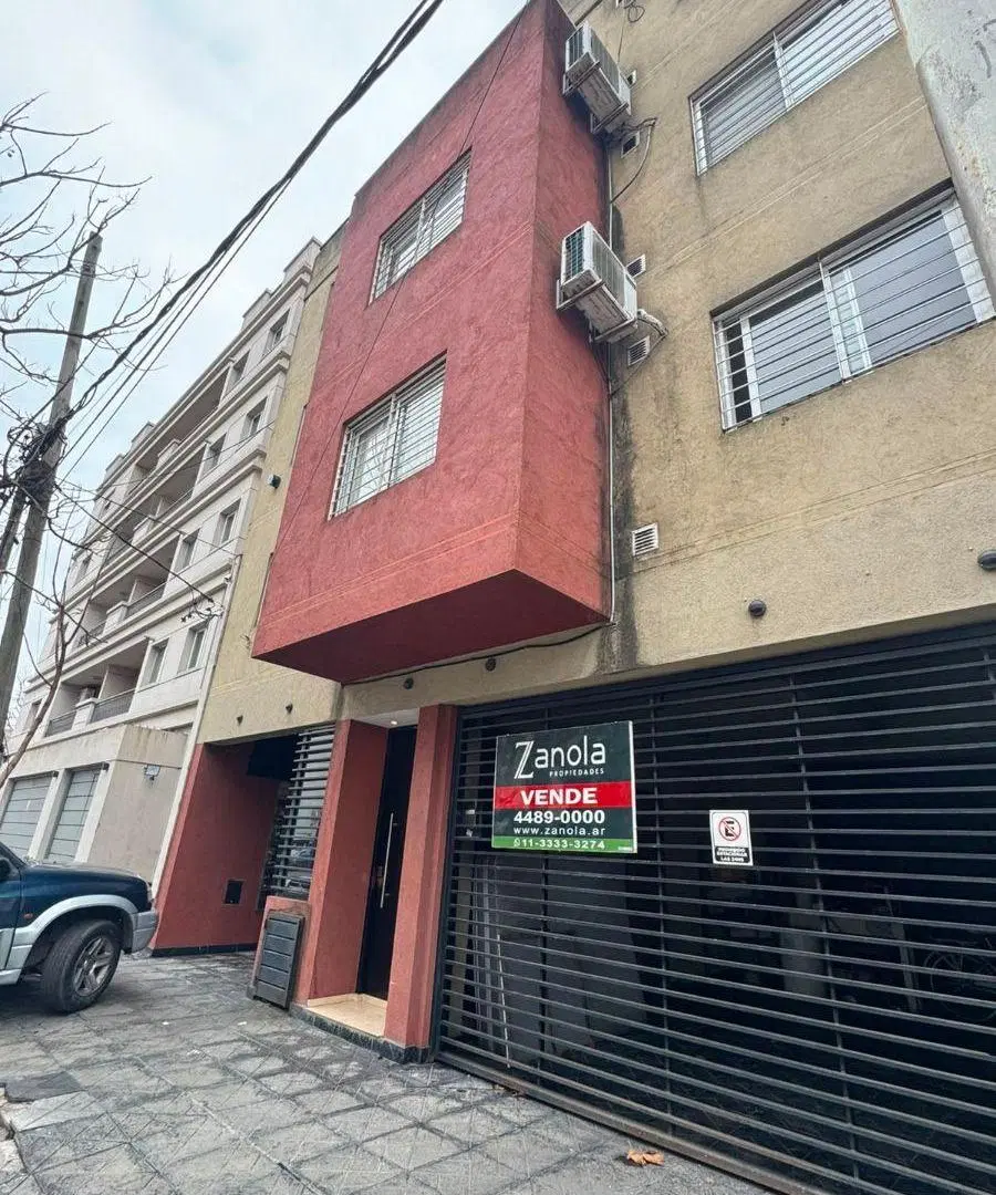 Venta - Cochera individual de 16 m², amplia y de cómodo acceso en Haedo. Uso personal o inversión 1