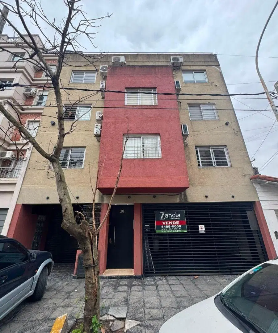 Venta - Cochera individual de 16 m², amplia y de cómodo acceso en Haedo. Uso personal o inversión 5