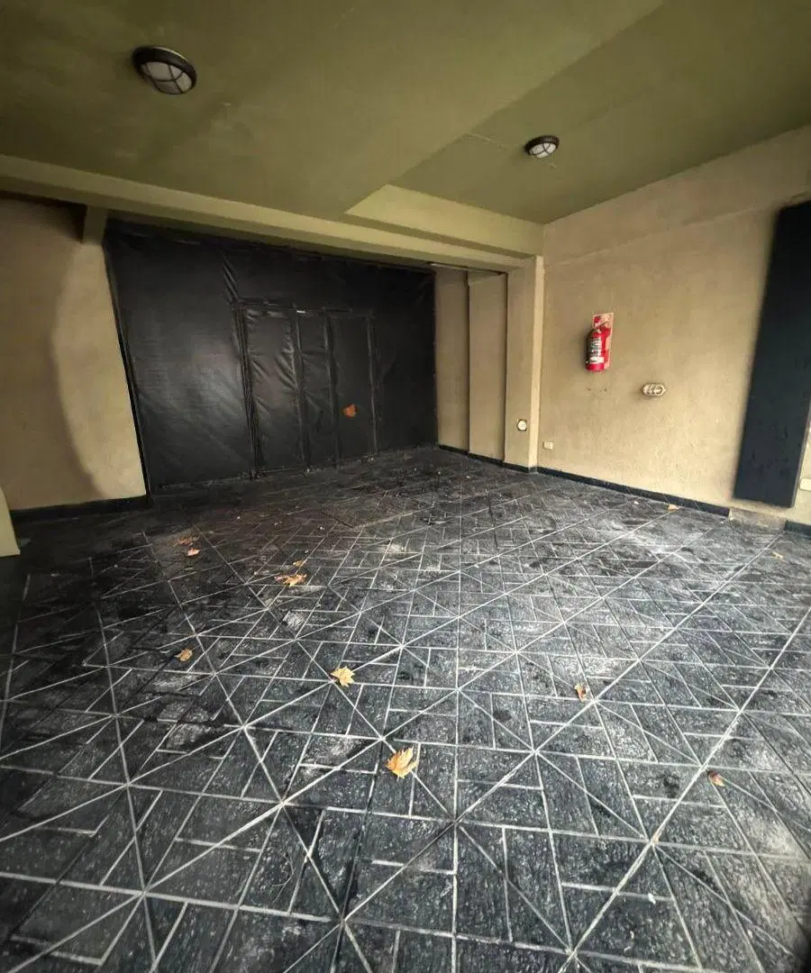 Venta - Cochera individual de 16 m², amplia y de cómodo acceso en Haedo. Uso personal o inversión 2