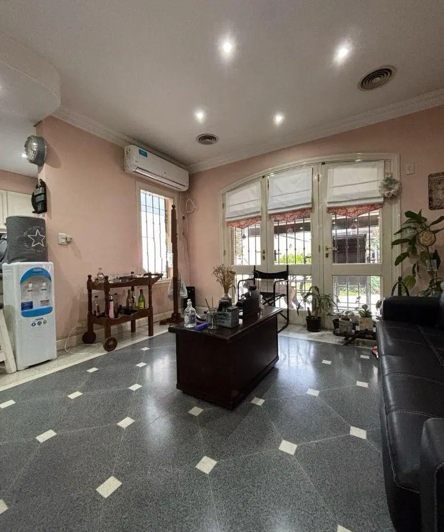 Venta. Casa de categoría. Moron Sur. Impecable 3