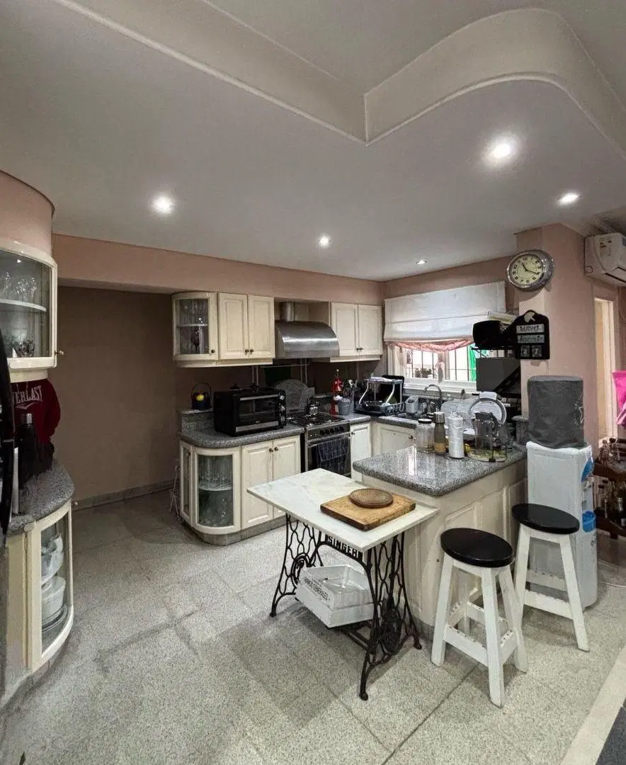 Venta. Casa de categoría. Moron Sur. Impecable 5