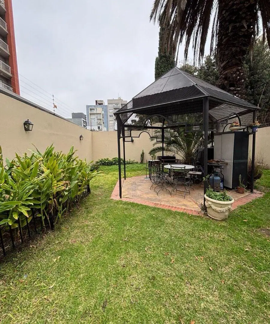 Venta. Casa de categoría. Moron Sur. Impecable 4