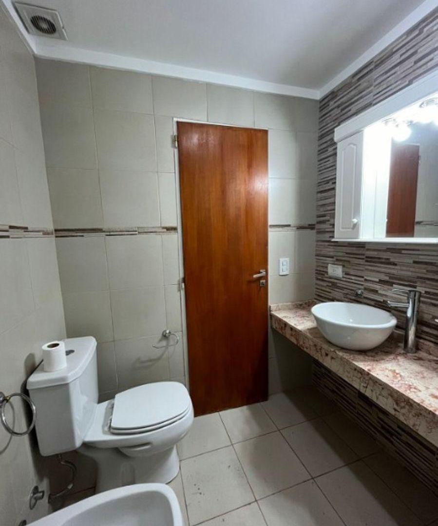Foto de Alquiler - Departamentos de 2 ambientes al frente con balcón en Moron, imagen 2