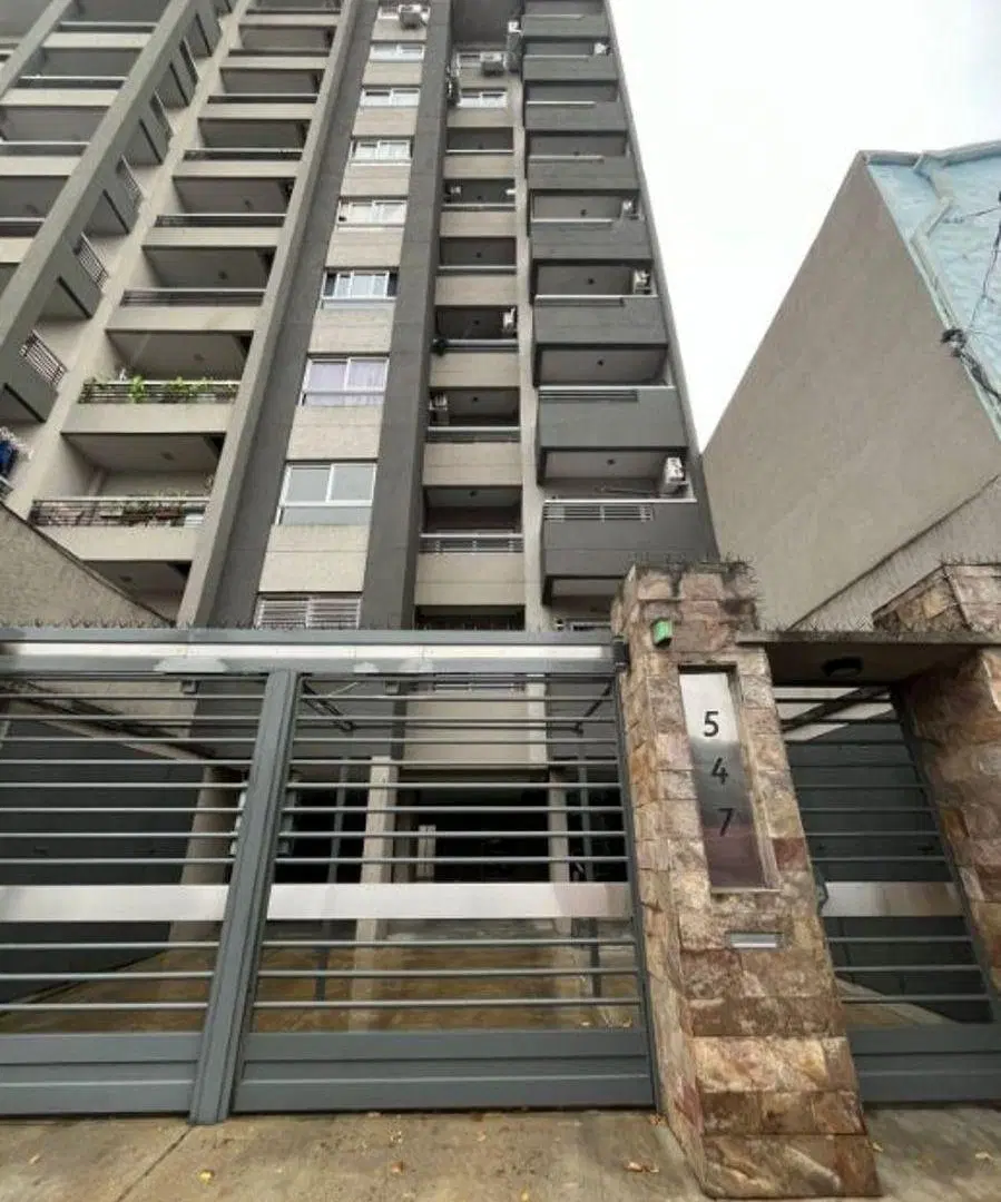 Alquiler - Departamentos de 2 ambientes al frente con balcón en Moron Sur 3