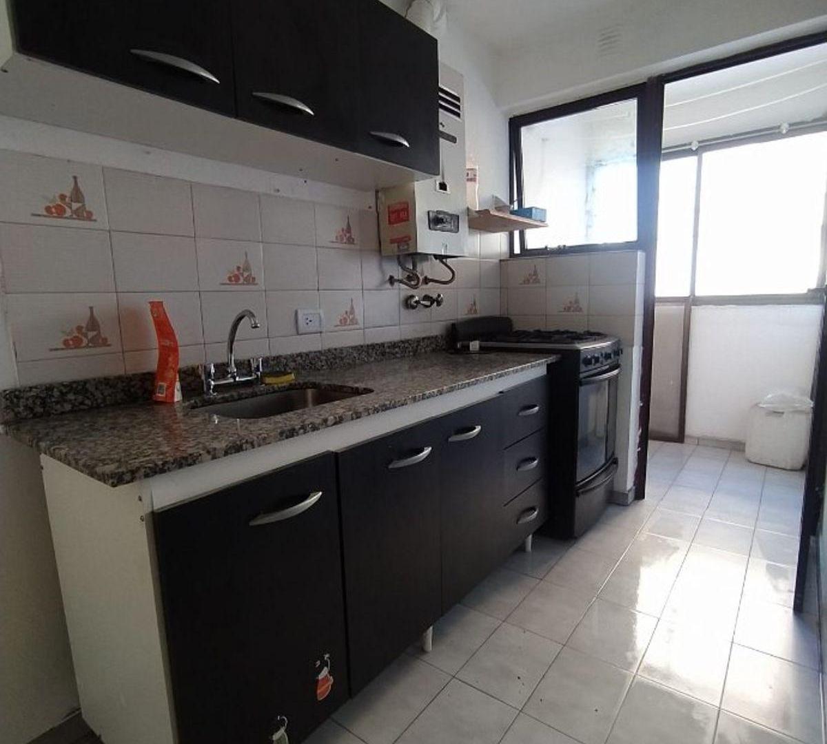 Foto de Monoambiente en alquiler en excelente ubicación del centro de Morón., imagen 2