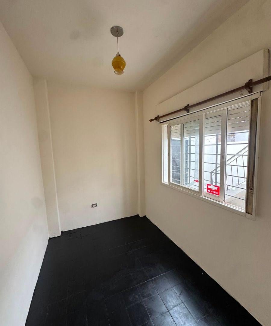 Foto de Casa PH de 3 ambiientes al frente en alquiler en Haedo Centro Sur. Sin, imagen 3