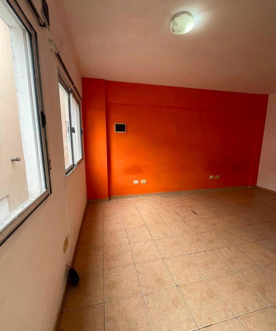 Foto de Departamento de 22 m² de 1 ambiente en alquiler en Morón, imagen 3
