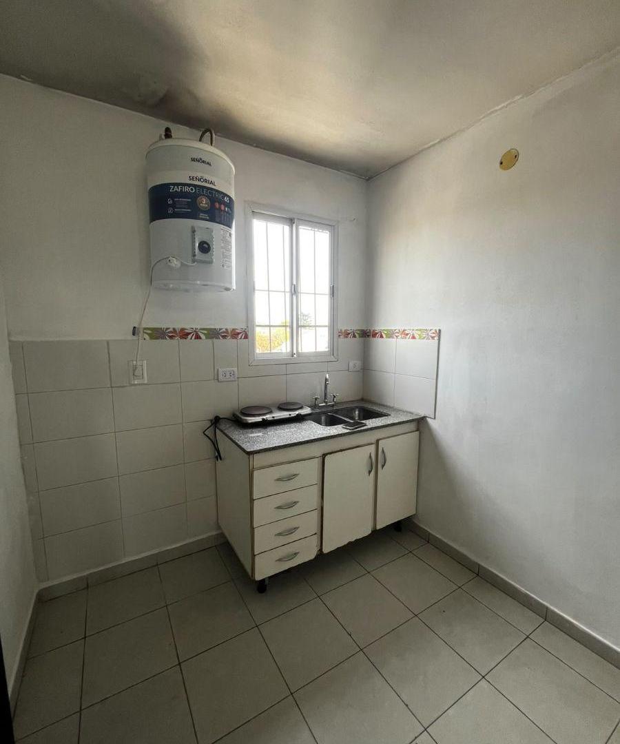 Foto de Departamento de 22 m² con 1 dormitorio en alquiler en Castelar, imagen 4