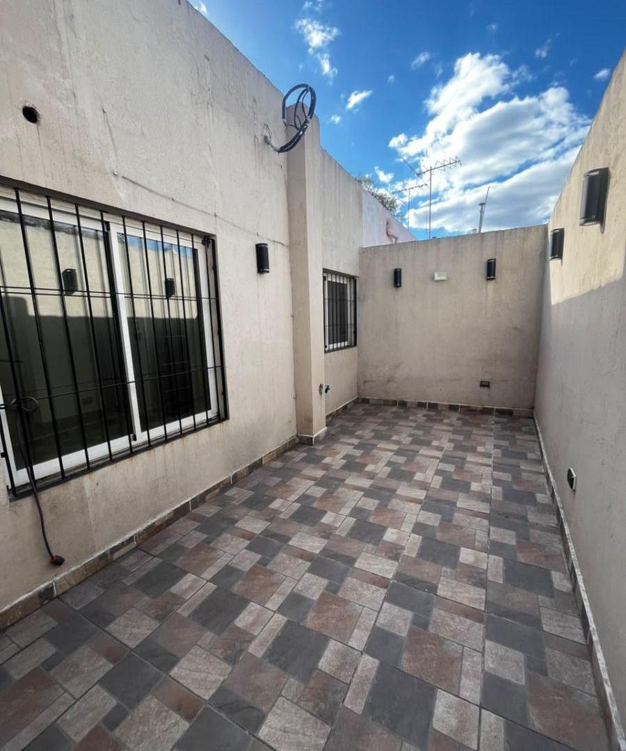 Foto de PH 3 ambientes con patio privado - Venta, imagen 5