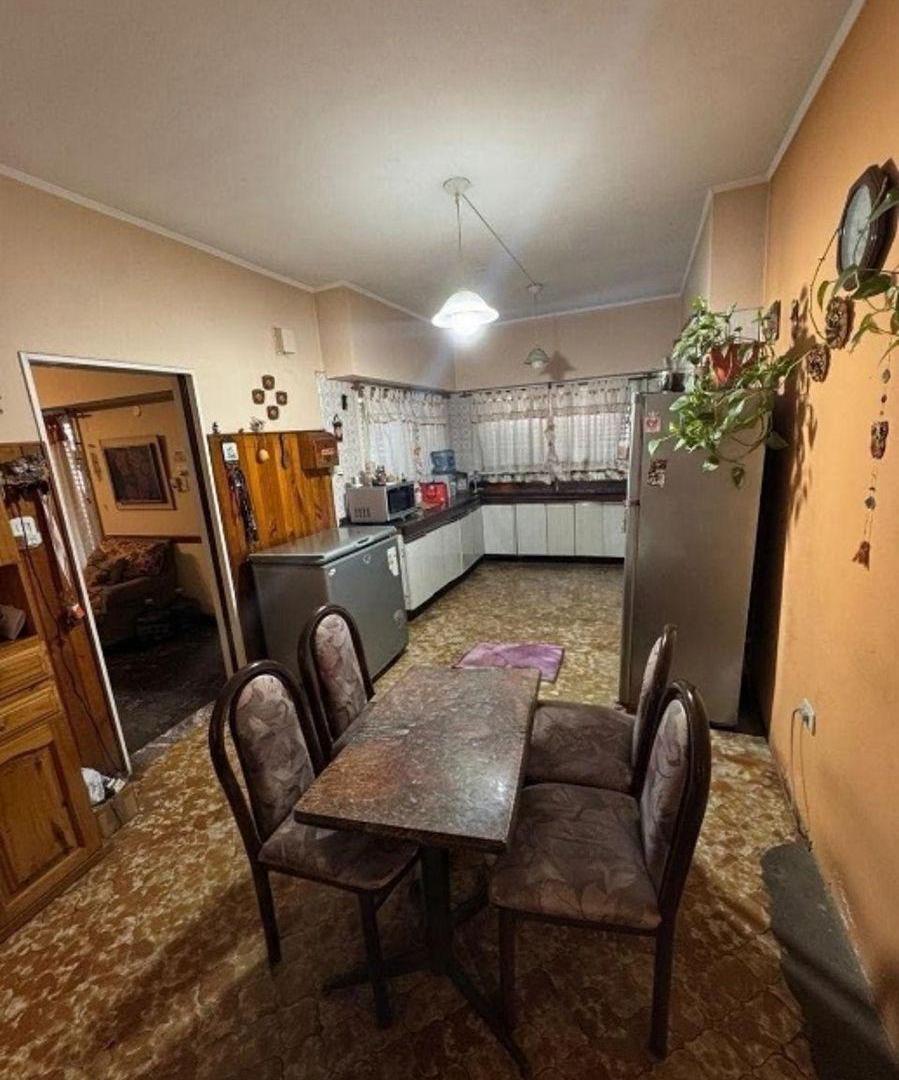 Foto de VENTA - Casa en lote propio de 145mts en Moron Sur - A cuadras de Agüero, imagen 1