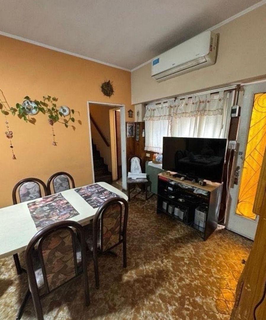 Foto de VENTA - Casa en lote propio de 145mts en Moron Sur - A cuadras de Agüero, imagen 4