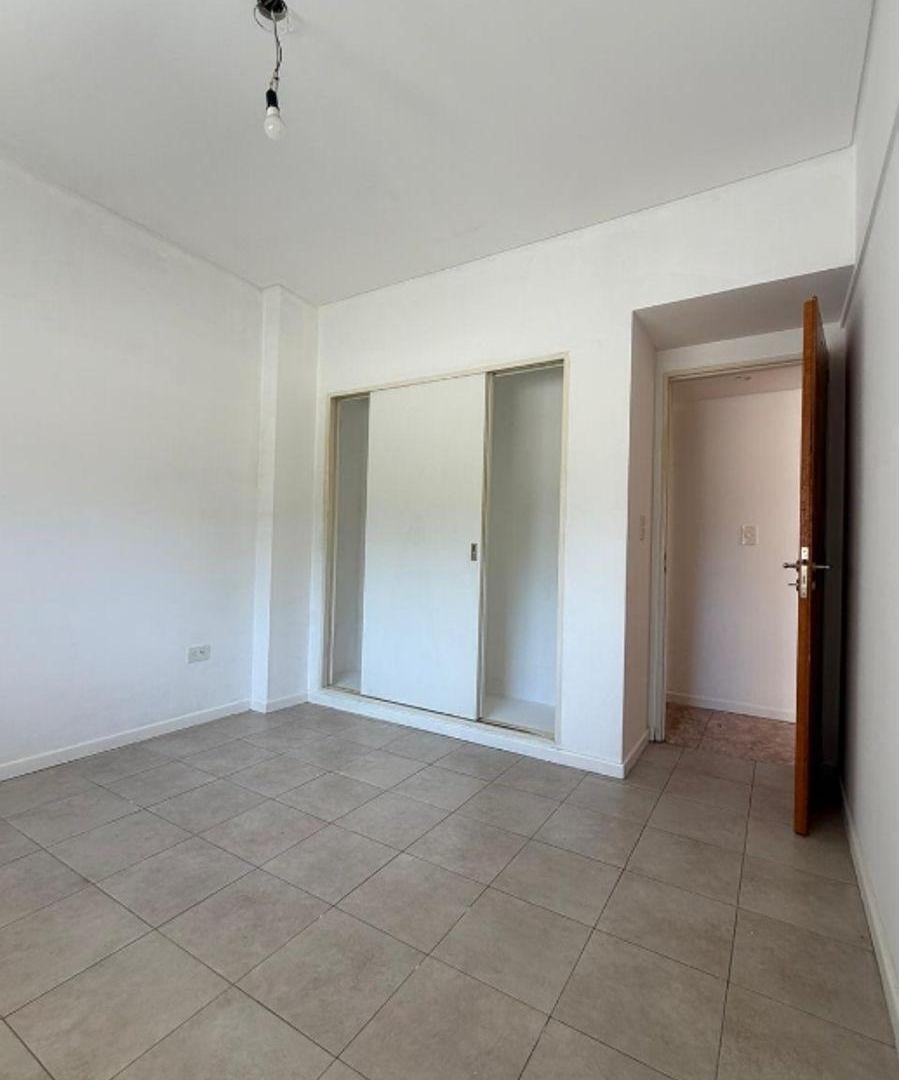 Foto de Impecable departamento de 2 ambientes en venta en Moron Sur. Apto, imagen 2