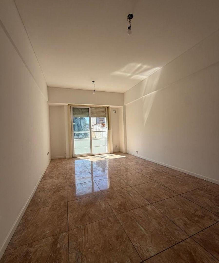 Foto de Impecable departamento de 2 ambientes en venta en Moron Sur. Apto, imagen 1