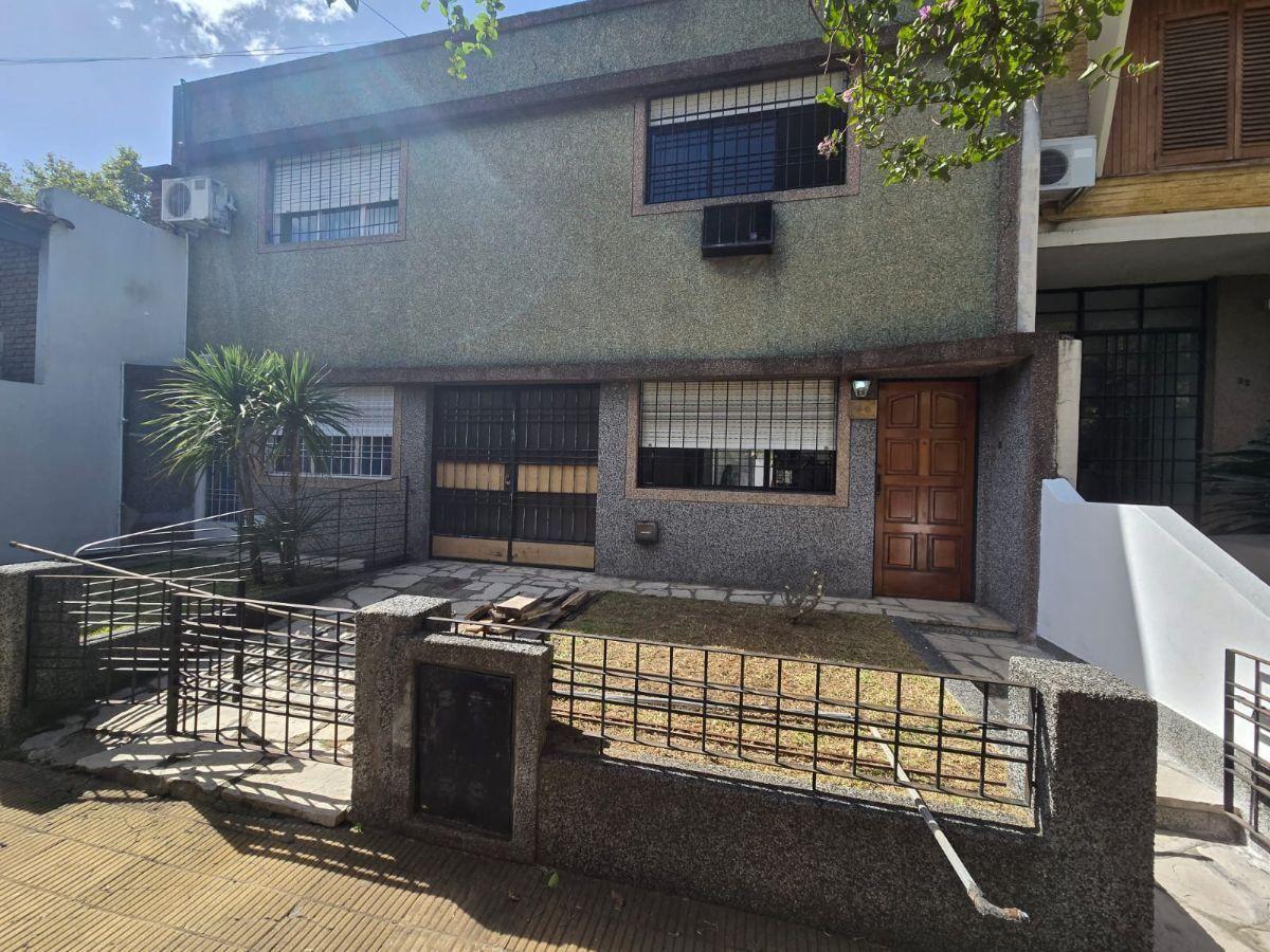 Foto de CASA EN ALQUILER EN MORÓN CENTRO | 4 AMBIENTES CON COCHERA SIN EXPENSAS, imagen 4