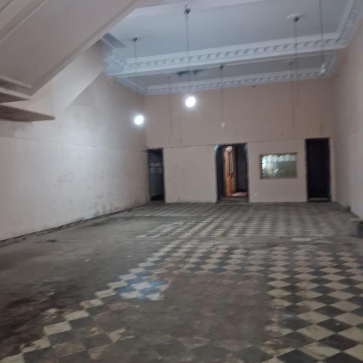 Ganem Propiedades Vende Local de 340 m² Sin Expensas. Excelente Ubicación! 2