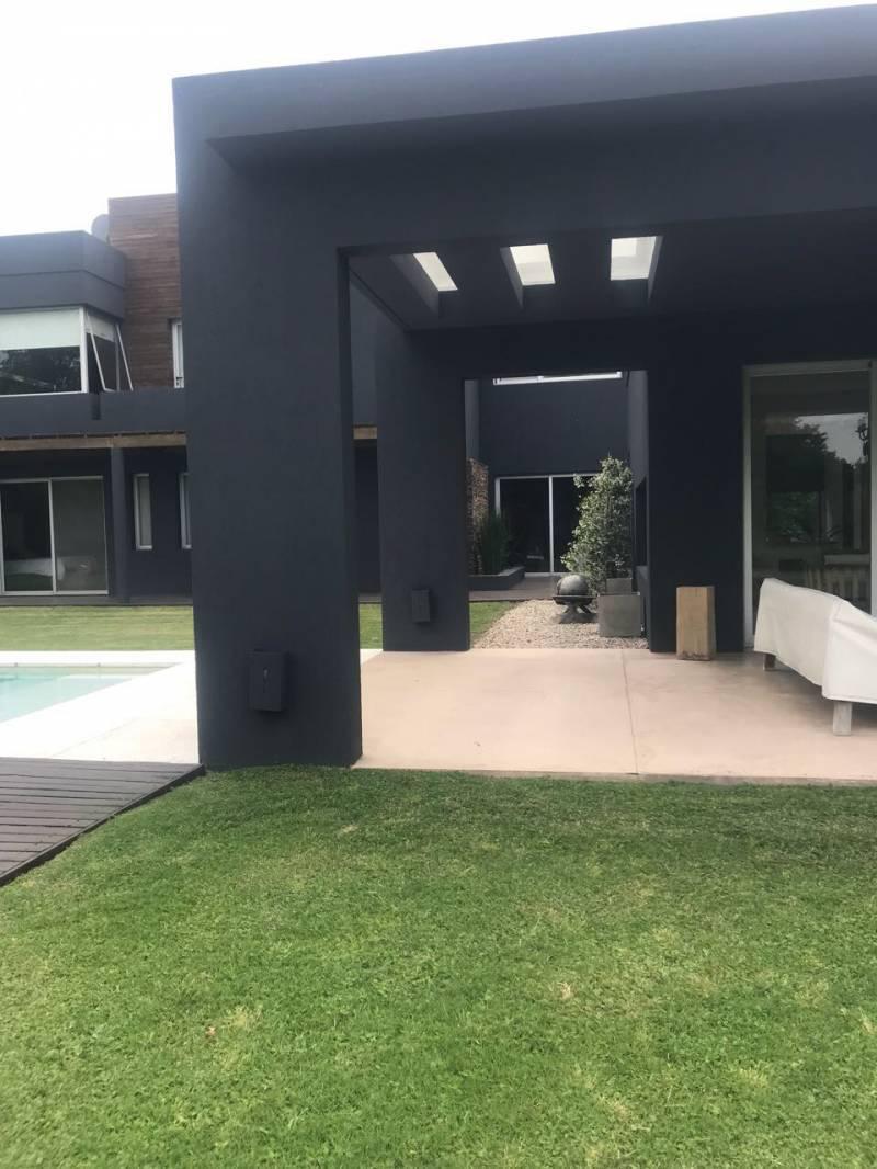 Casa en Altos de Pilar