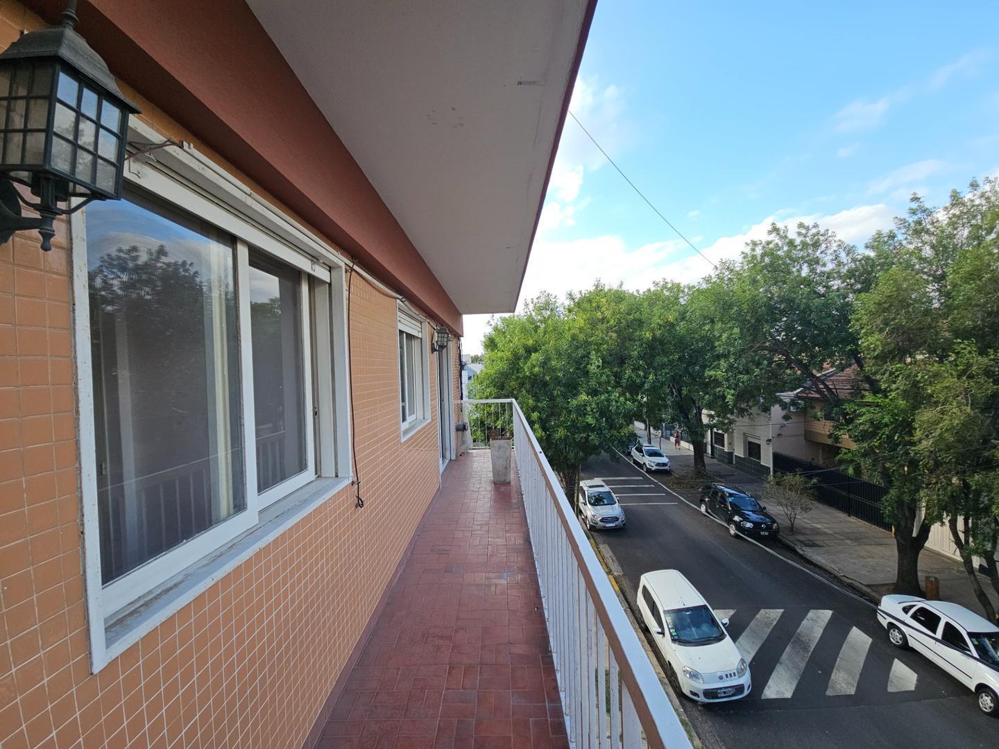 Departamento 4 Ambientes con Cochera