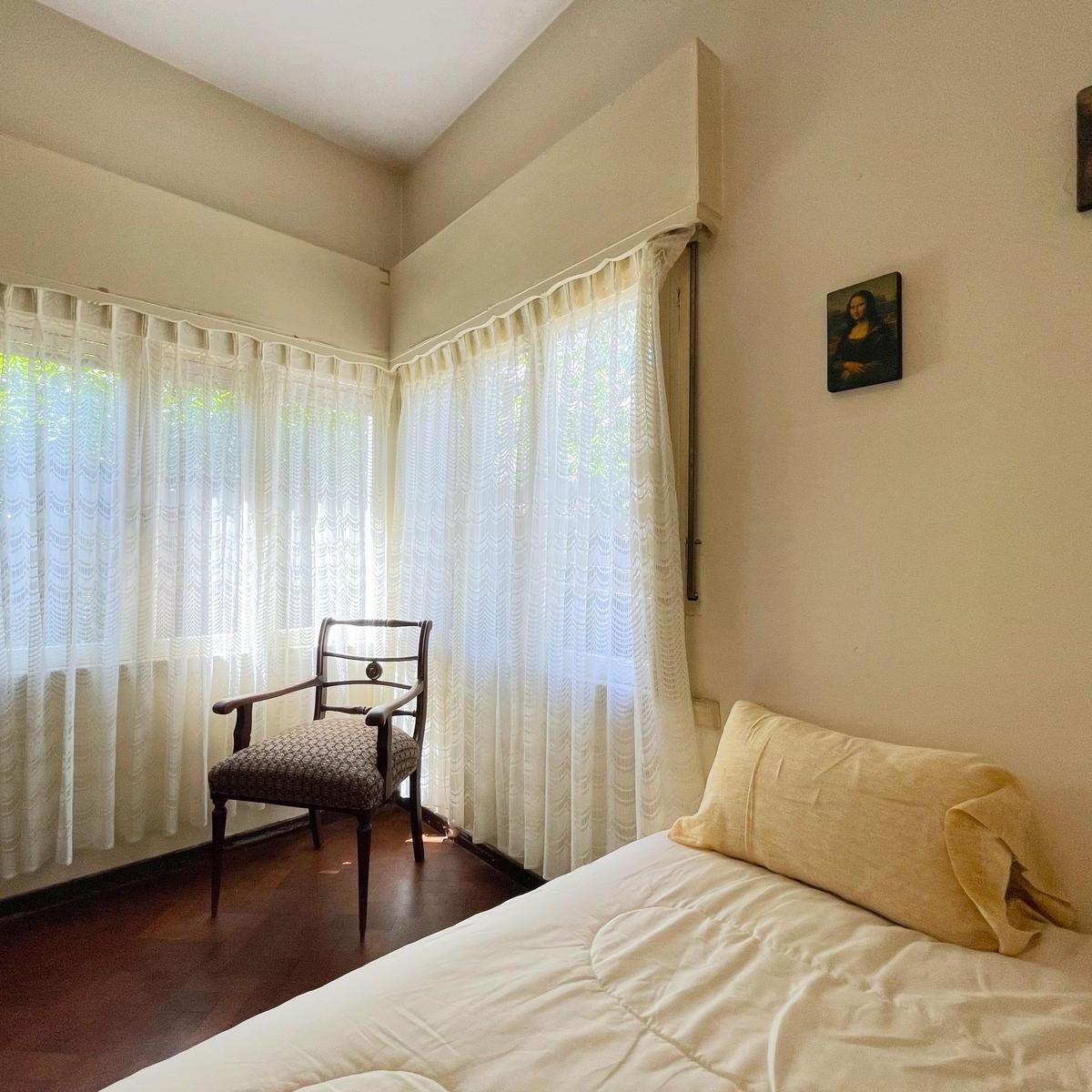Casa en Venta con Departamento en Planta Alta, Todo a Reciclar, en Florida/vte. López 4