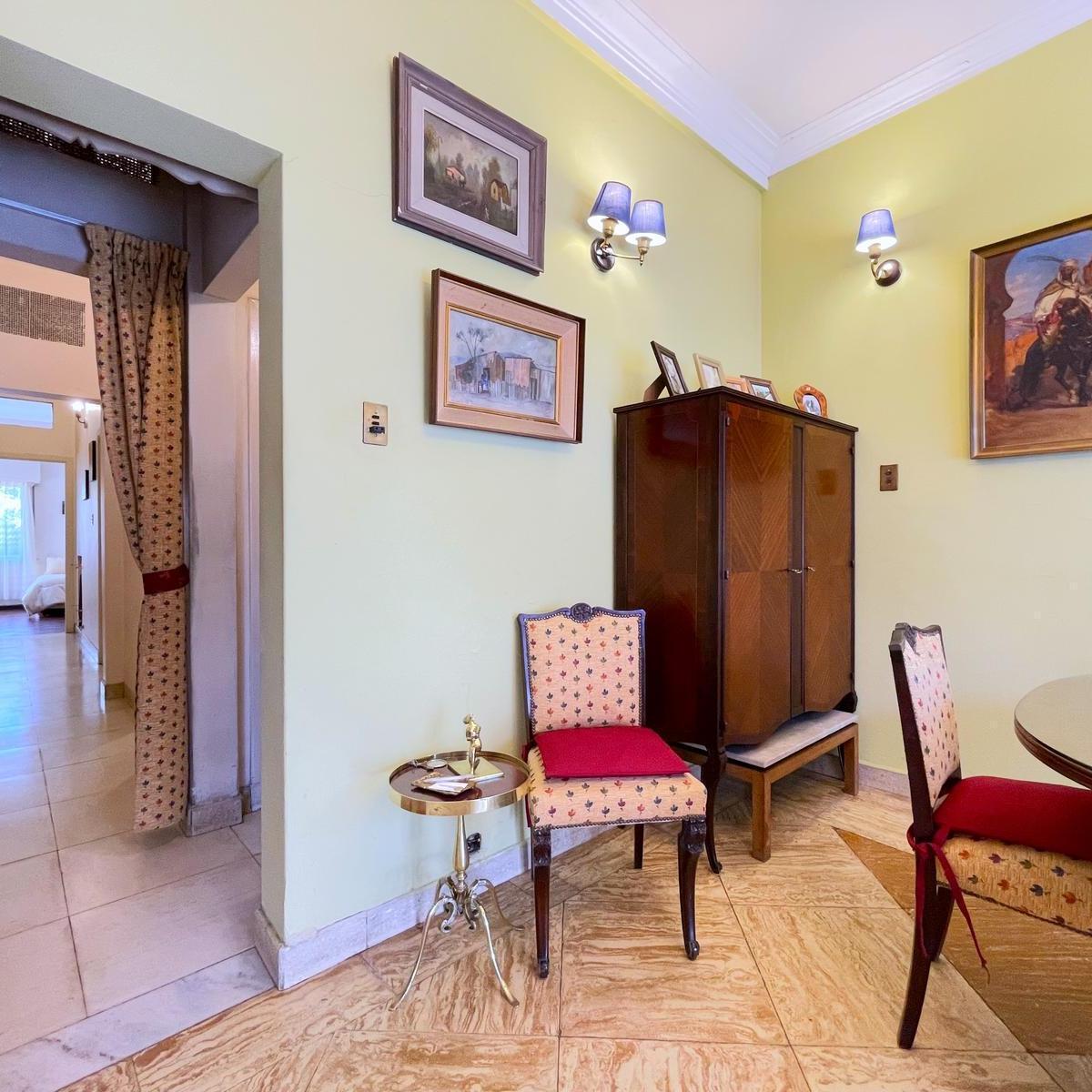 Casa en Venta con Departamento en Planta Alta, Todo a Reciclar, en Florida/vte. López 5