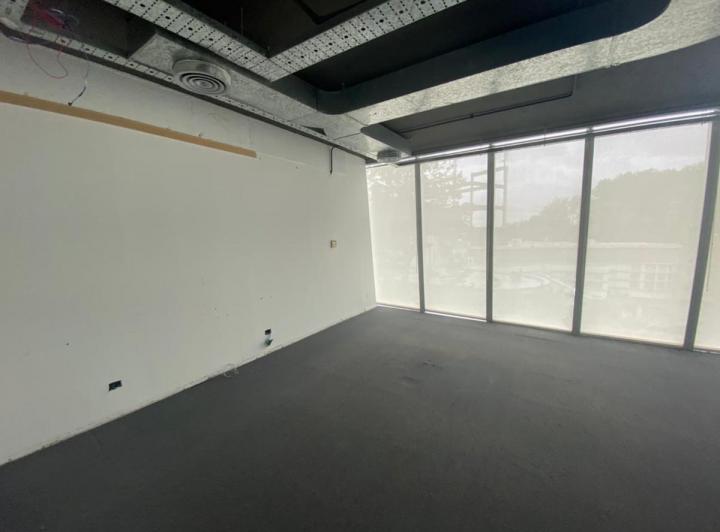 Oficina de 210 m2 en Alquiler PUERTO DE OLIVOS 5