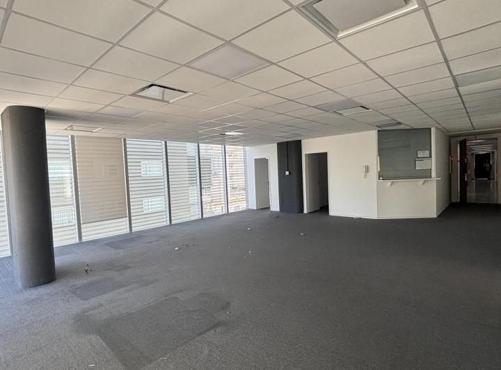 Oficina de 210 m2 en Alquiler PUERTO DE OLIVOS 3