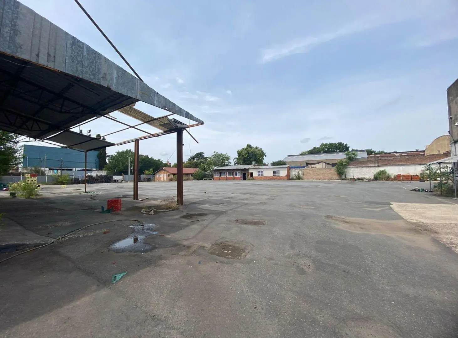 Galpón en Venta y Alquiler en San Miguel sobre Ruta 8 2