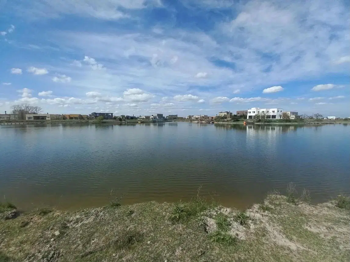 Lote en Venta de 1.000 m2 en Barrio San Sebastián(ESCOBAR) AREA 5, Frente a la LAGUNA 2