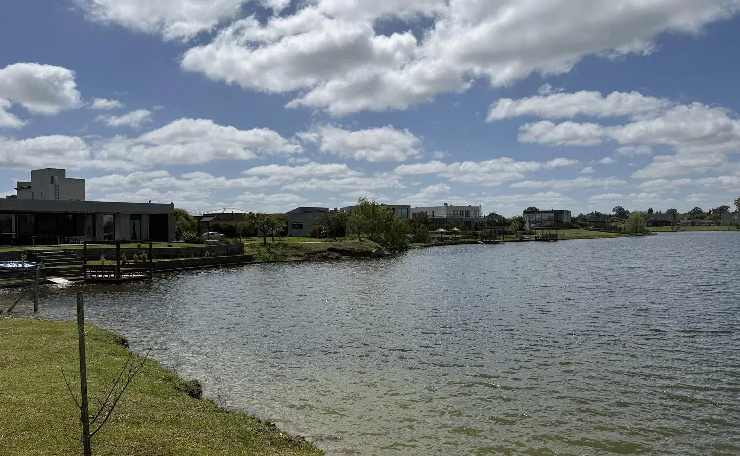 Terreno en  Venta de 1.000m2 en Barrio San Sebastián (Escobar), FRENTE a la LAGUNA , en AREA 1 5