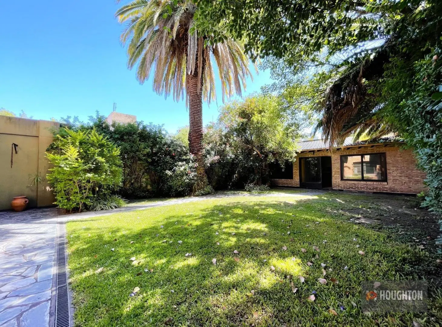 Casa en VENTA en Ituzaingo. Con Jardín y Quincho 5