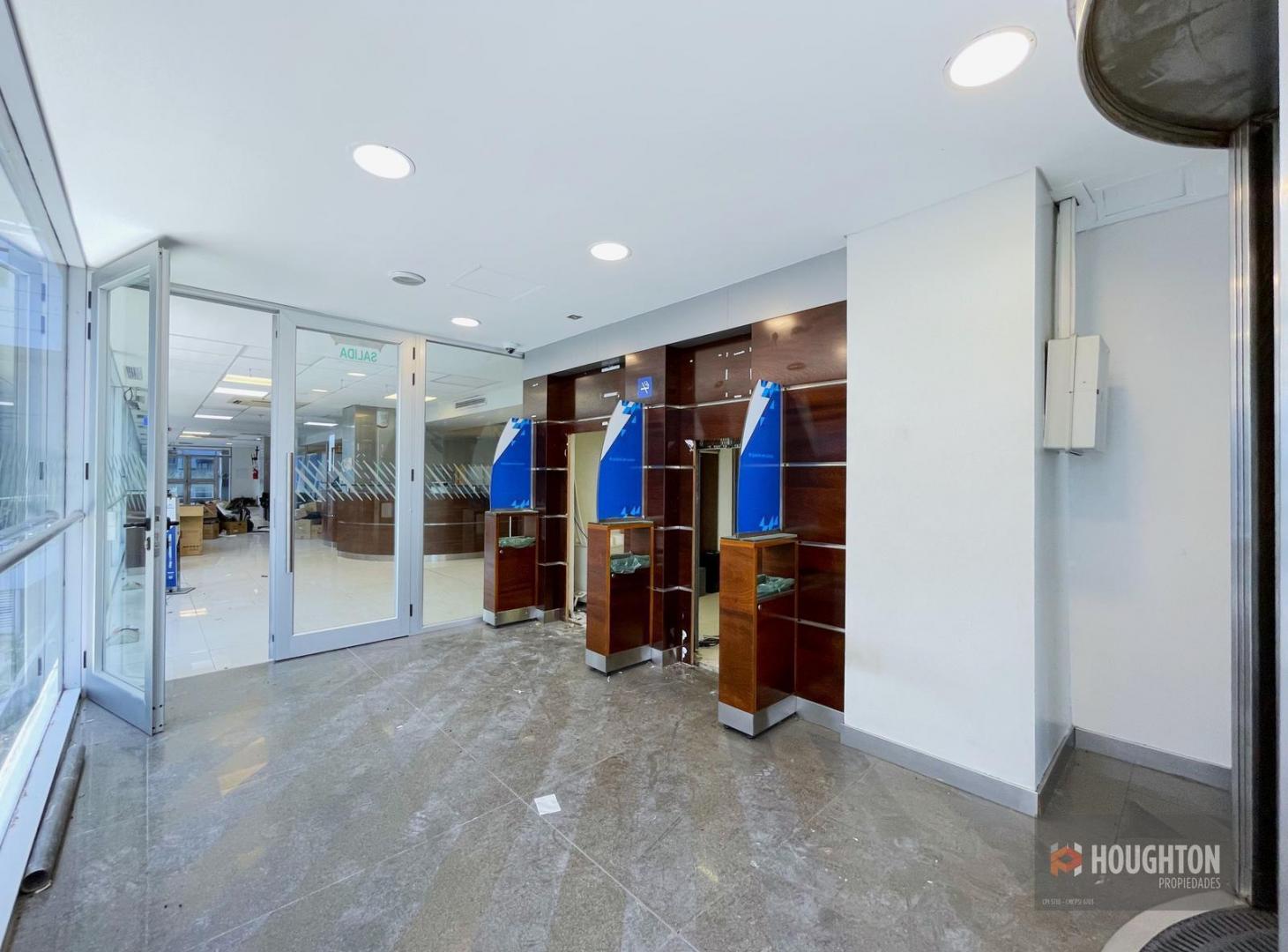 Foto de LOCAL/OFICINA Comercial en VENTA en CATALINAS - 1021 m2 CUB, imagen 2