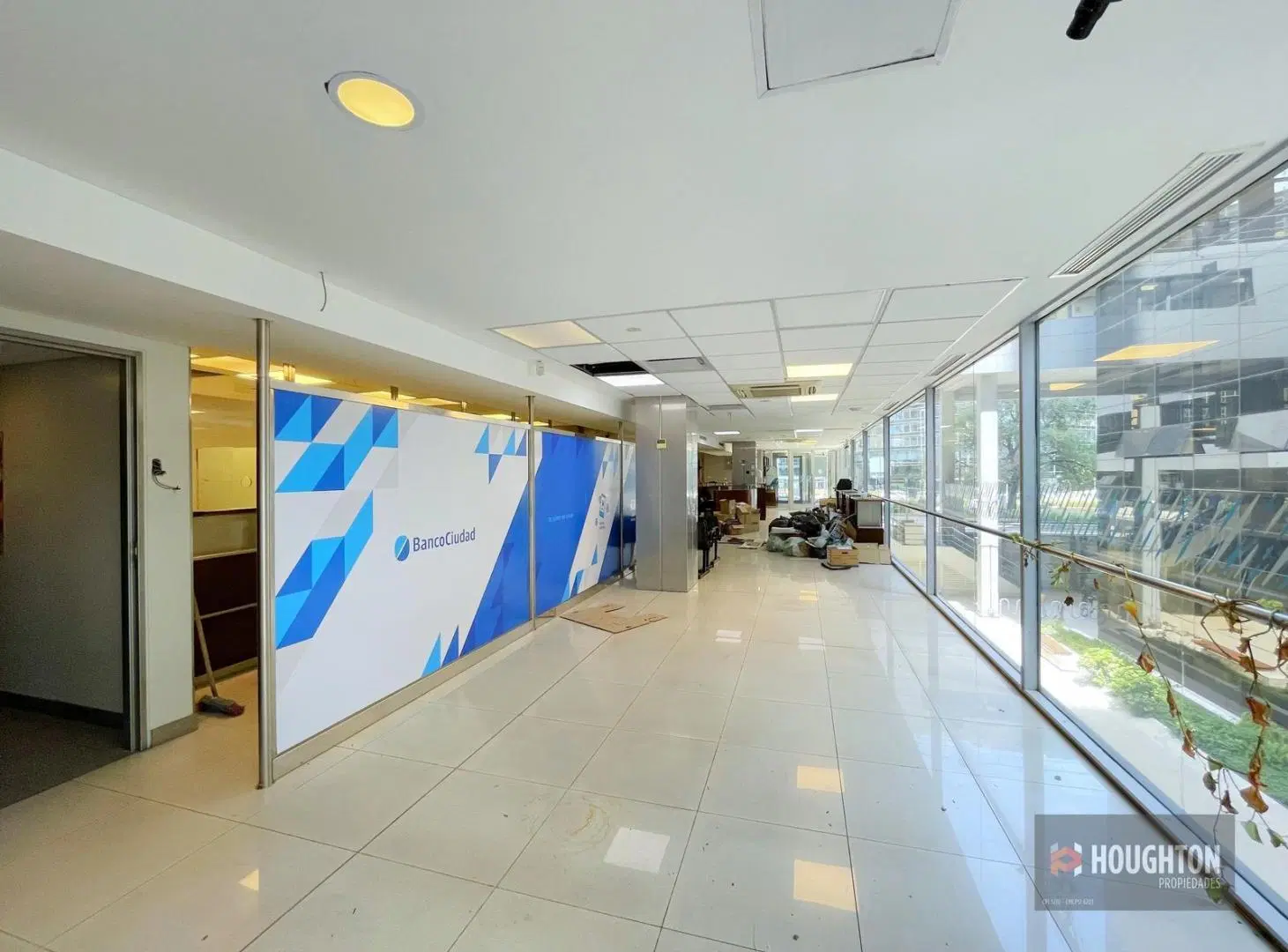 LOCAL/OFICINA Comercial en VENTA en CATALINAS - 1021 m2 CUB 2