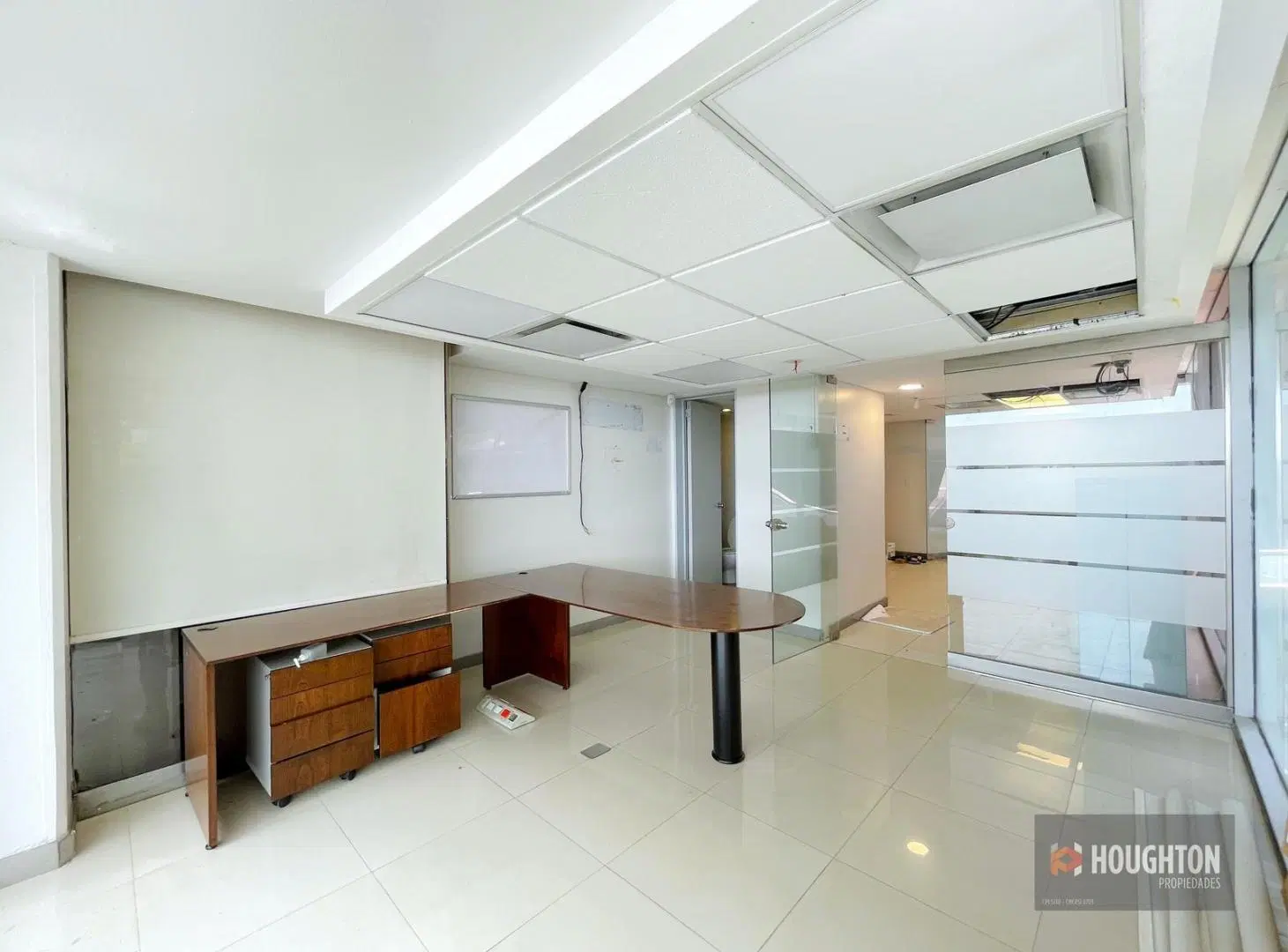 LOCAL/OFICINA Comercial en VENTA en CATALINAS - 1021 m2 CUB 3