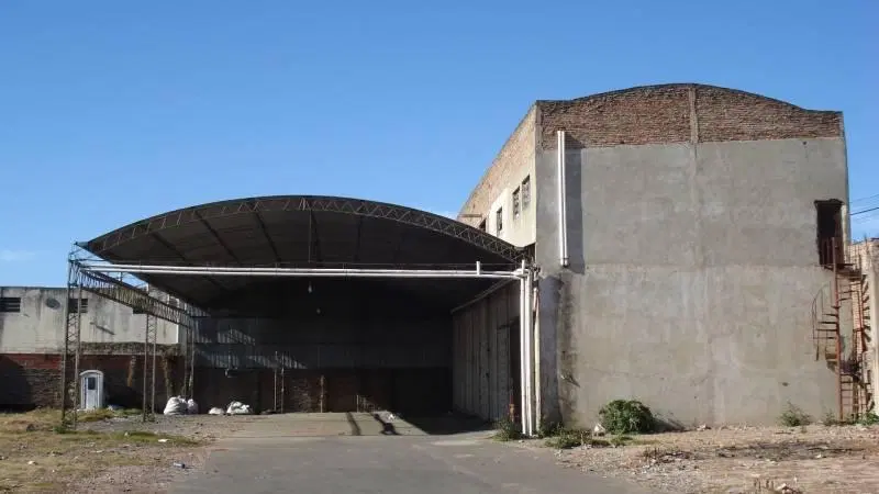Galpón y deposito en VENTA CON RENTA en San Martin 3