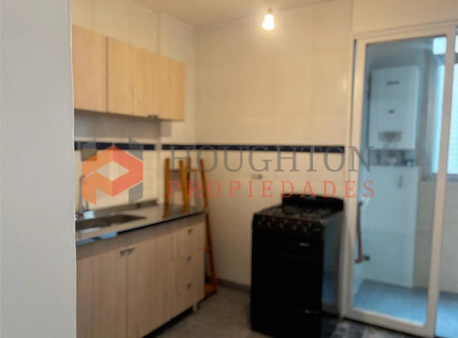 Departamento en VENTA en Caballito. 4 ambientes. Excelente estado 2