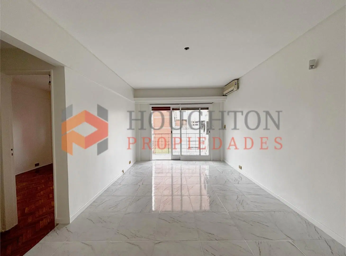 Departamento en VENTA en Caballito. 4 ambientes. Excelente estado 1