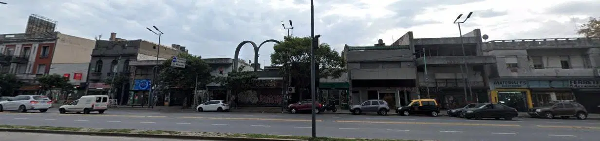 Local en  Av. Saenz al 1200 - Nueva Pompeya 2