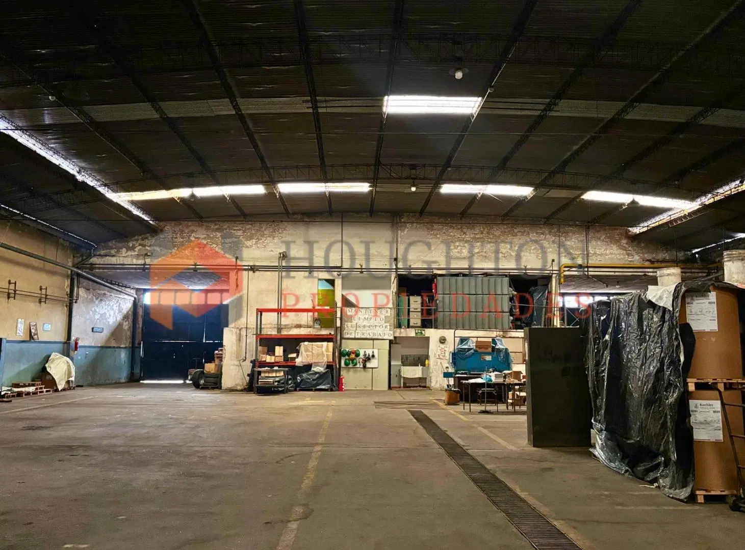 Galpón de 1.400 m2 Cub en Alquiler en Munro 2