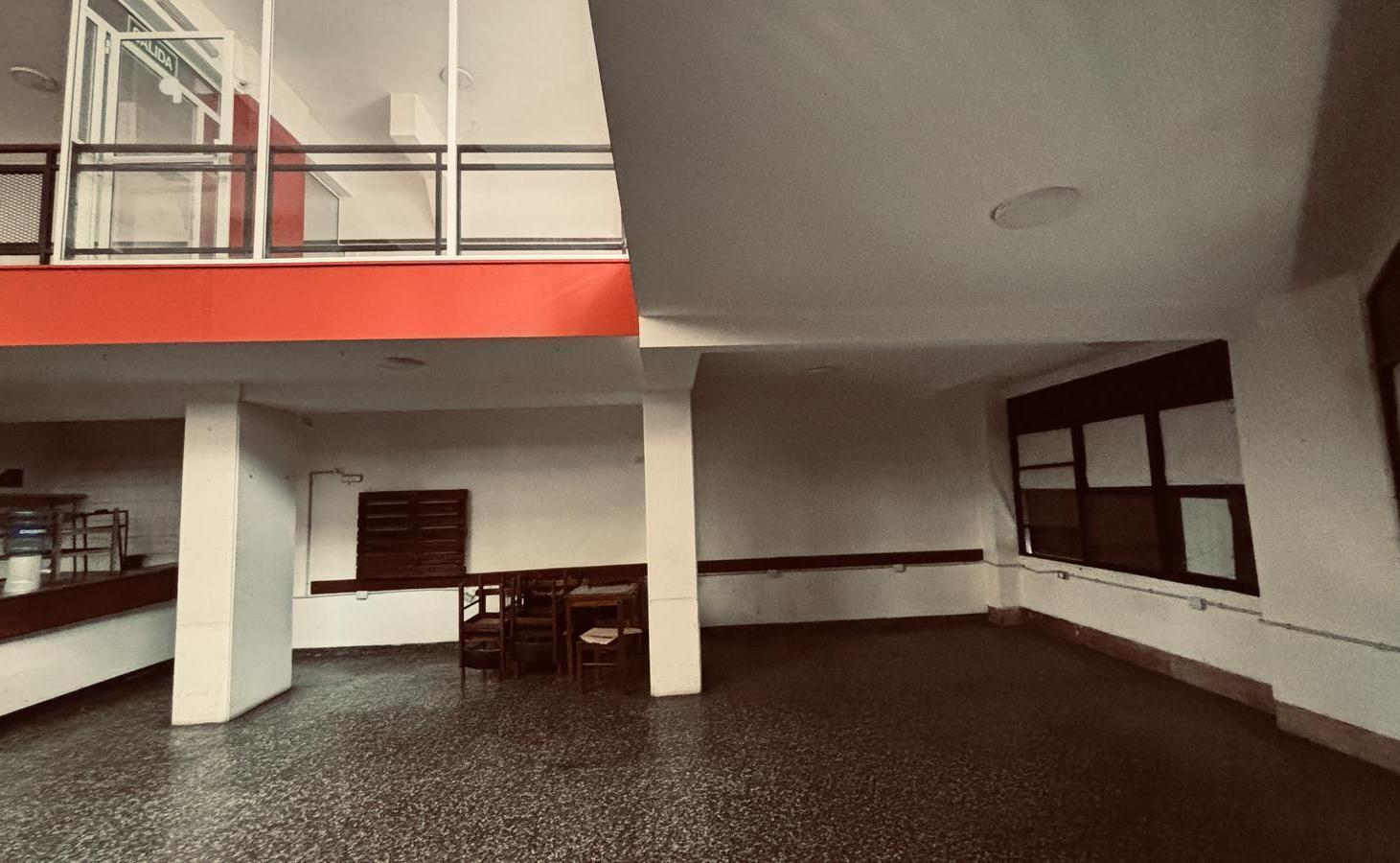 Foto de Local en VENTA y ALQUILER - Junín esquina Viamonte, zona Facultad de, imagen 4