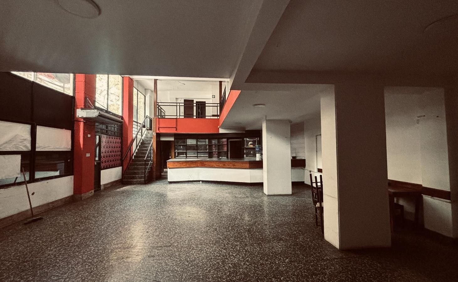 Foto de Local en VENTA y ALQUILER - Junín esquina Viamonte, zona Facultad de, imagen 3