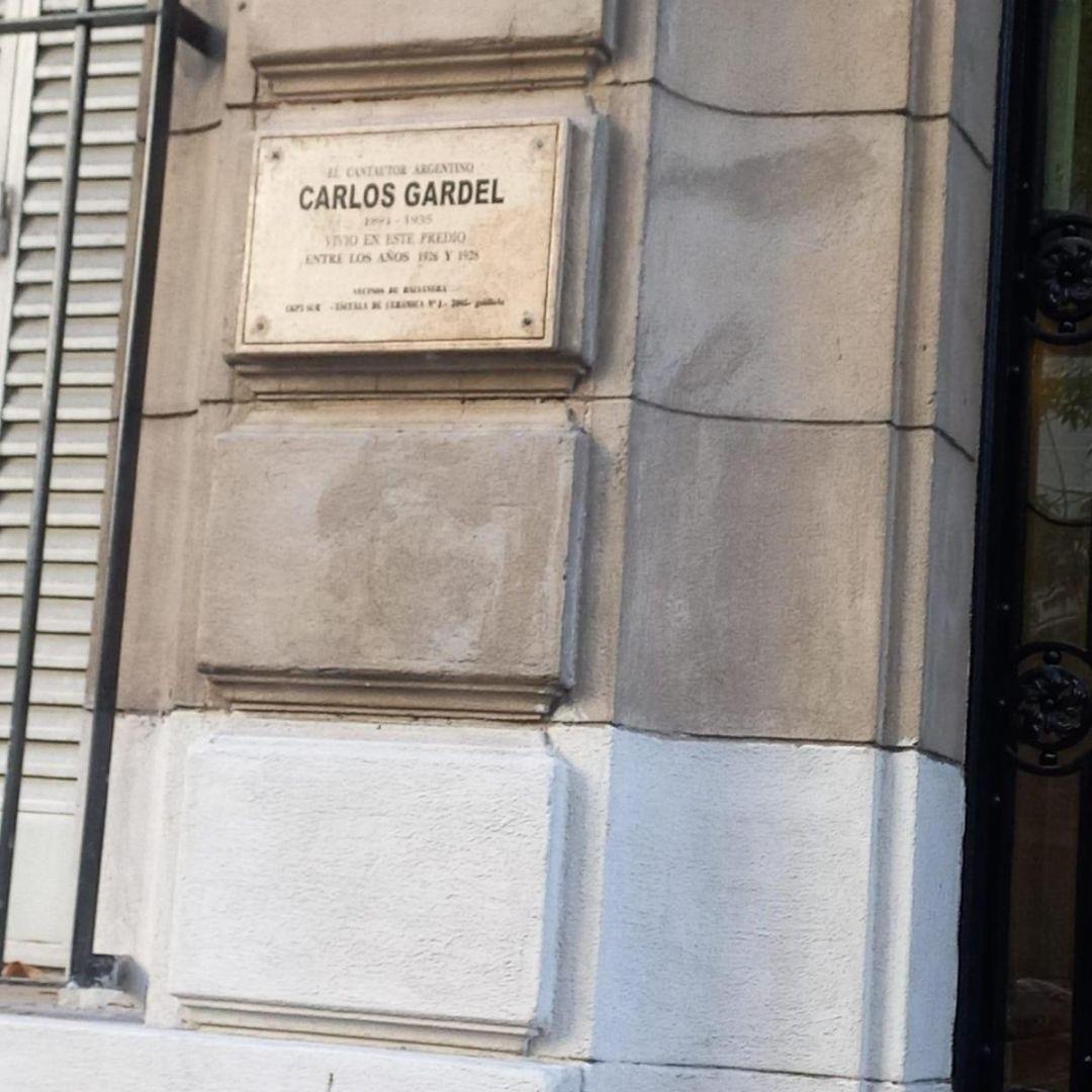 Foto de HERMOSO 3 AMB. CON DEPENDENCIA DE SERVICIO EN EDIFICIO HISTO, imagen 3