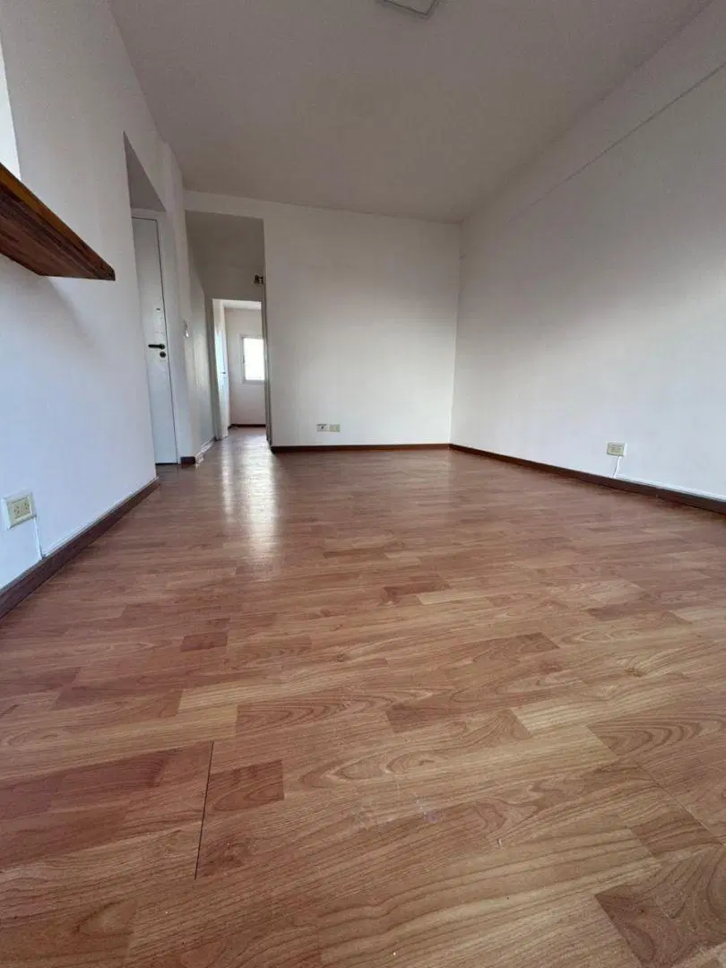 Excelente depto 2 amb semi piso, luminoso con balcón! 3