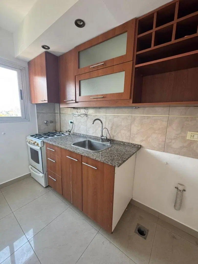 Excelente depto 2 amb semi piso, luminoso con balcón! 4