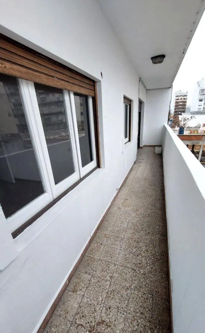 Excelente 3 AMB amplio con balcón corrido! 1