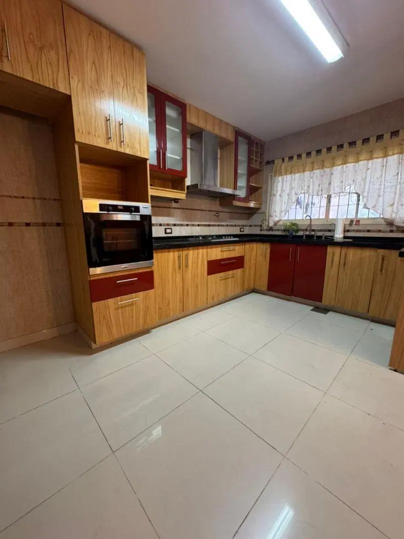 Hermosa casa de 5 AMB en Chacarita! 1