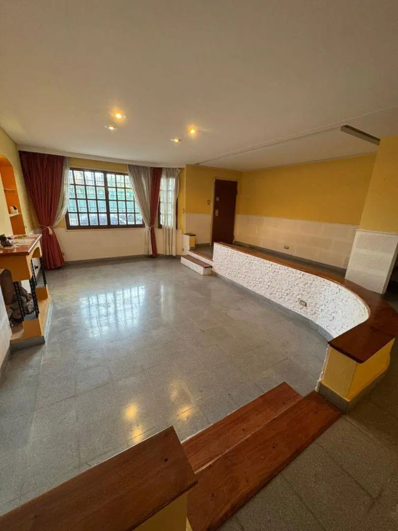 Hermosa casa de 5 AMB en Chacarita! 2