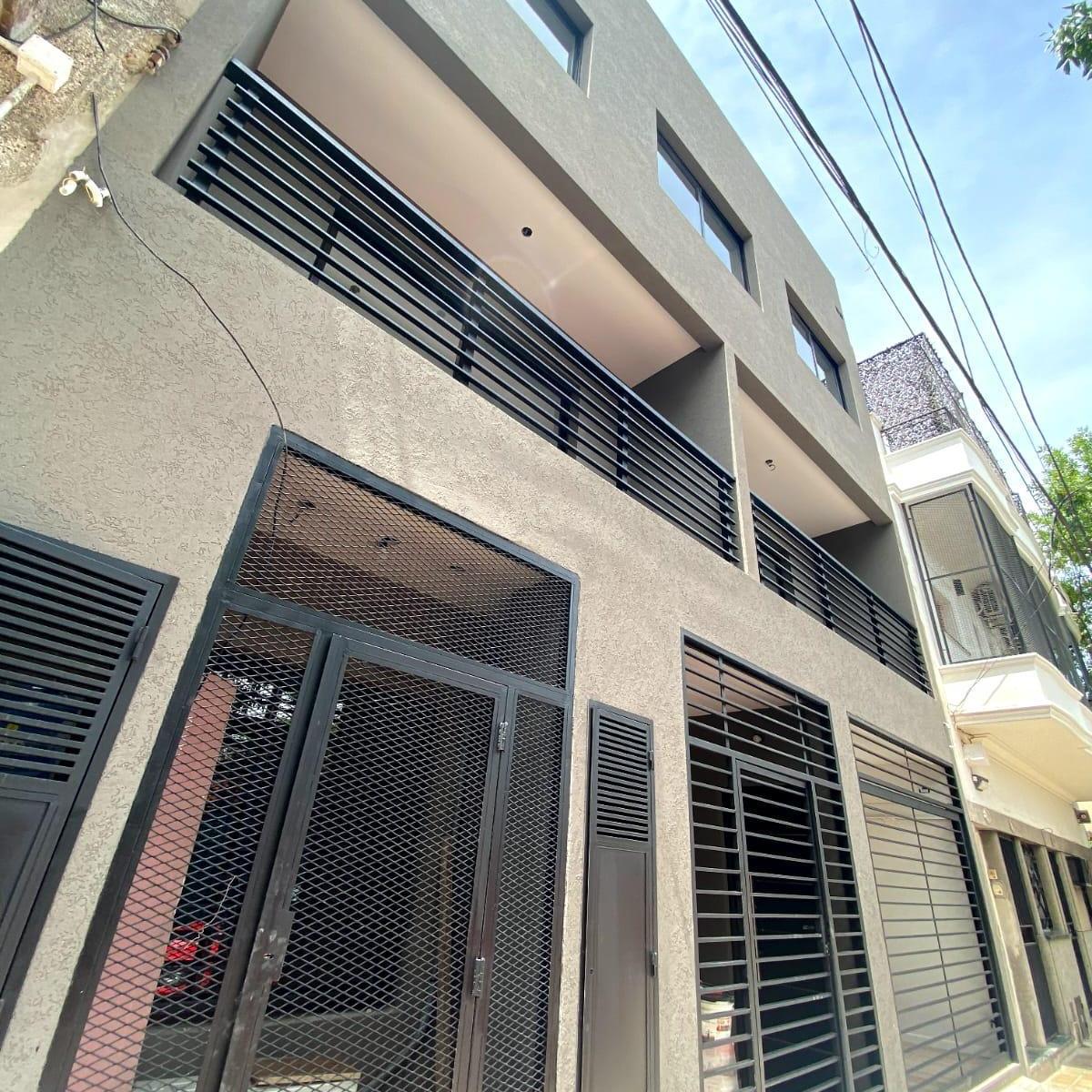 PH 4 Ambs. en Planta Baja con Cochera, Amplísimo Patio y Parrilla! 5